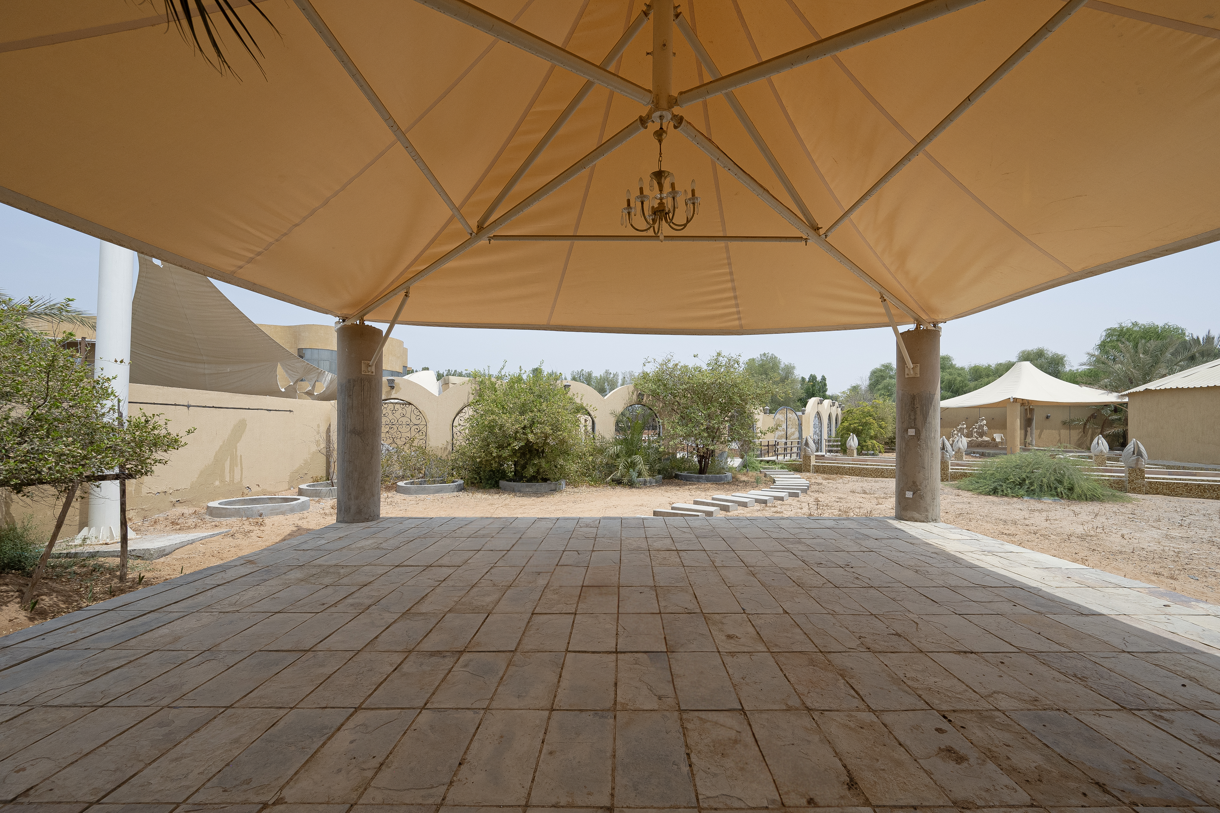 16 Bedrooms Villa in Acacia