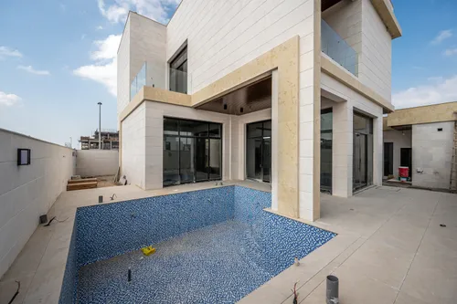 6 Bedrooms Villa in Celia Gardens
