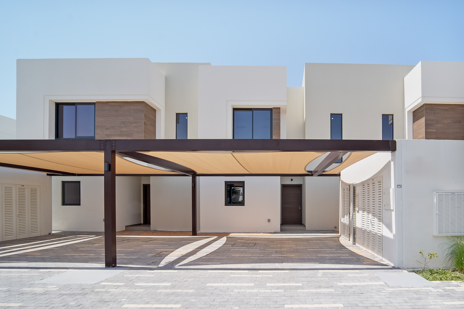 Single Row | Vacant | Spacious Backyard