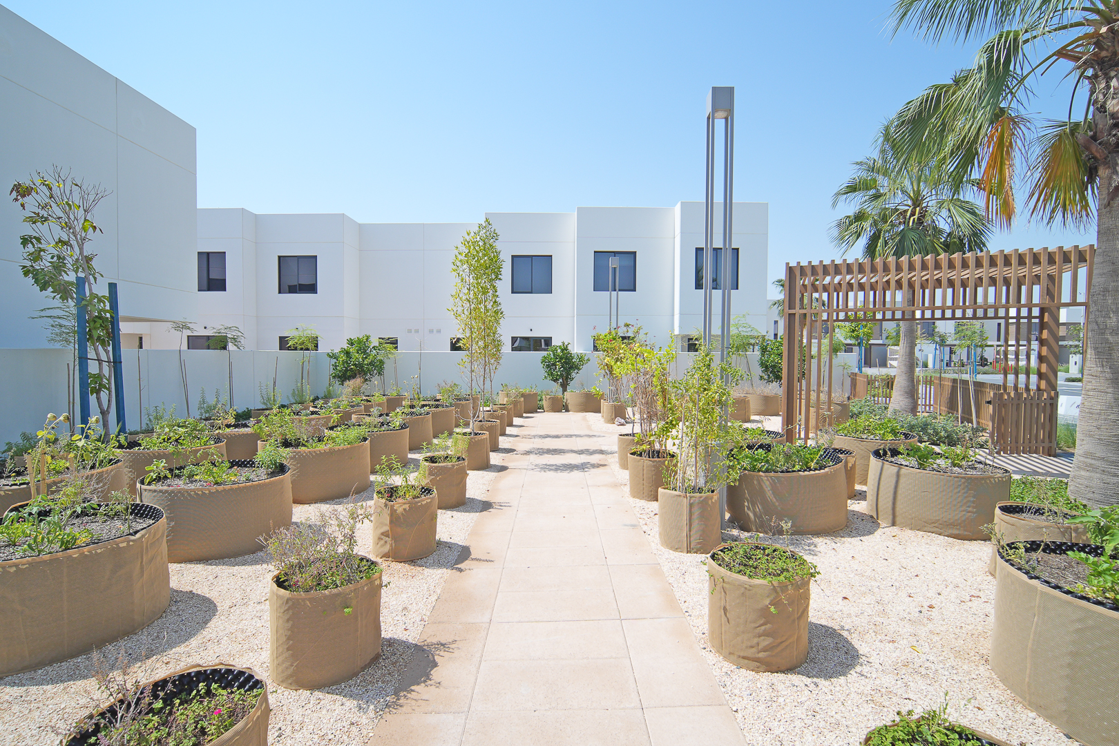 2 Bedrooms Townhouse in Noya Viva