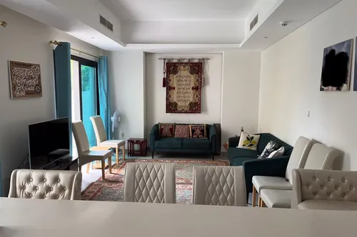 Spacious 4 BR Townhouse | Large Corner Unit