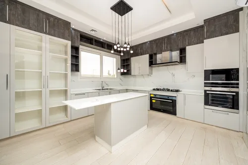 5 Bedrooms Villa in Tilal City A