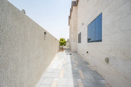 5 Bedrooms Villa in Tilal City A