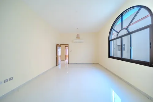 5 Bedrooms Villa in Al Bateen Airport