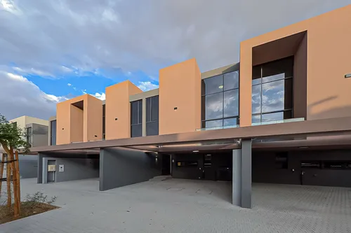 2 Bedrooms Townhouse in Azalea