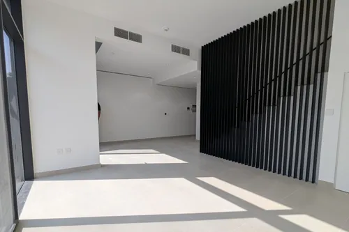 3 Bedrooms Townhouse in Robinia