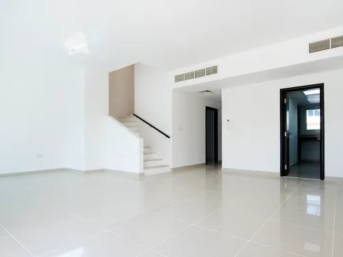 5 Bedrooms Villa in Contemporary Style