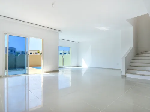 5 Bedrooms Villa in Contemporary Style
