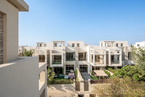 3 Bedrooms Townhouse in Polo Townhouses