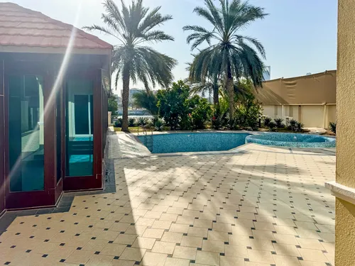 5 Bedrooms Villa in Royal Marina Villas
