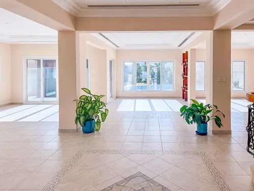 5 Bedrooms Villa in Royal Marina Villas