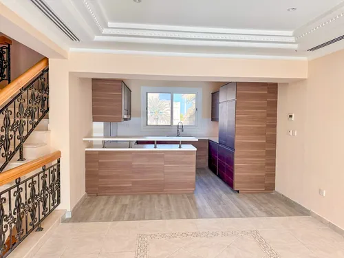 5 Bedrooms Villa in Royal Marina Villas