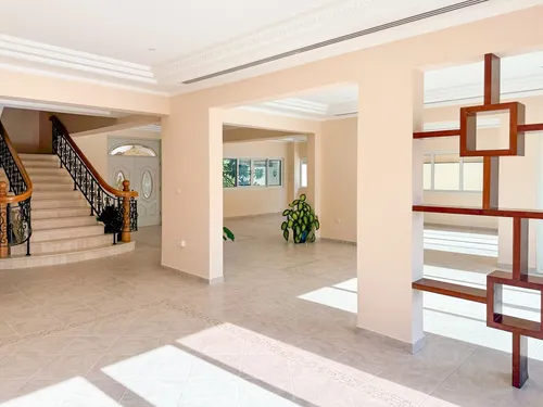 5 Bedrooms Villa in Royal Marina Villas