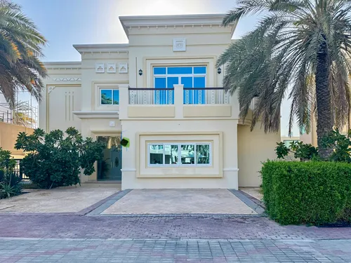 5 Bedrooms Villa in Royal Marina Villas