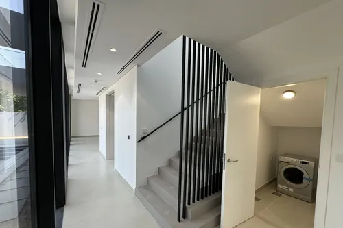 4 Bedrooms Villa in Sendian