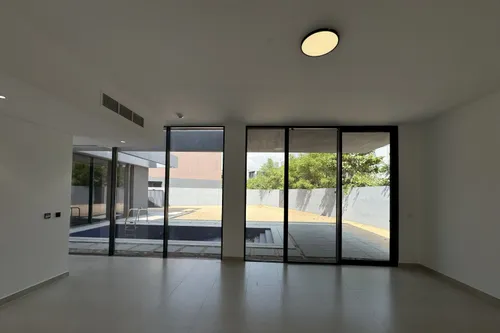 4 Bedrooms Villa in Sendian