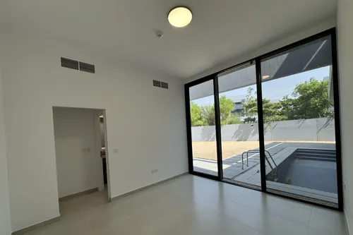 4 Bedrooms Villa in Sendian