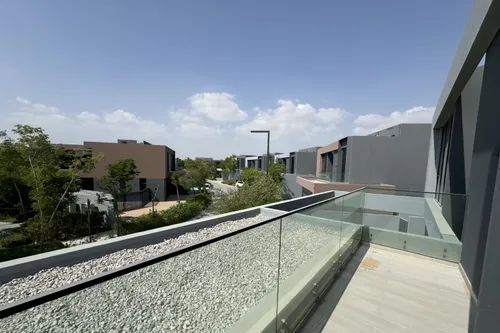 4 Bedrooms Villa in Sendian