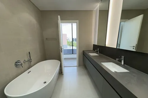 4 Bedrooms Villa in Sendian