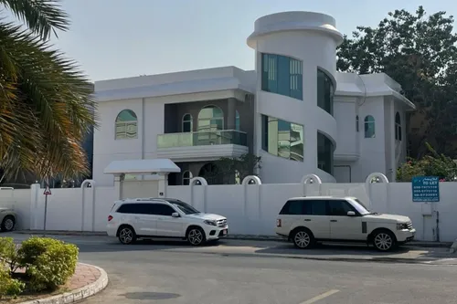 5 Bedrooms Villa in Al Fisht