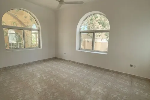 5 Bedrooms Villa in Al Fisht