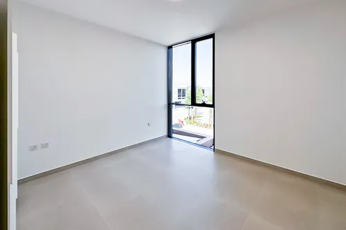 4 Bedrooms Townhouse in Robinia