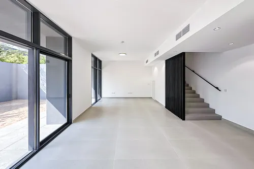 4 Bedrooms Townhouse in Robinia