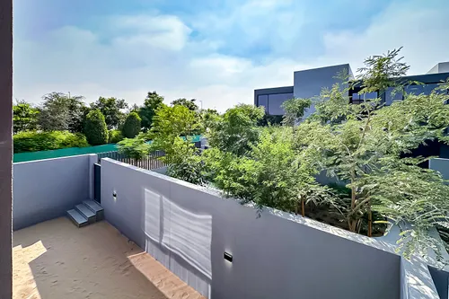 4 Bedrooms Townhouse in Robinia