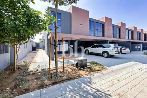 Corner End Unit | Cash or Mortgage | Big Layout