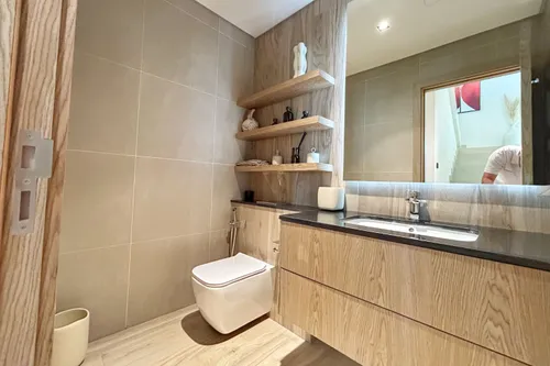 4 Bedrooms Villa in Hayyan