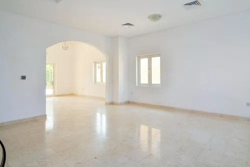5 Bedrooms Villa in The Centro
