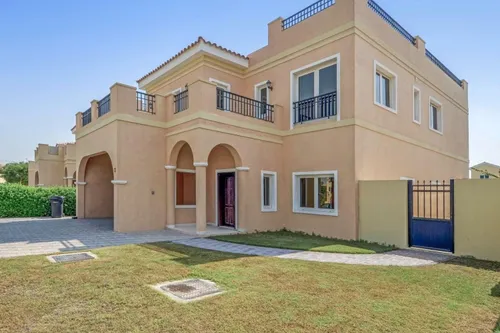5 Bedrooms Villa in The Centro