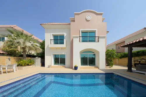 5 Bedrooms Villa in Prime Villa