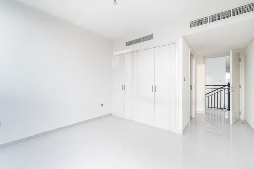 6 Bedrooms Villa in Aurum Villas