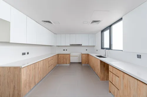 5 Bedrooms Villa in Noya Luma