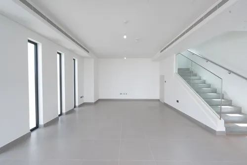 5 Bedrooms Villa in Noya Luma