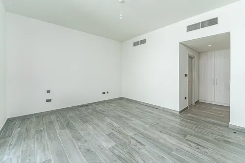 5 Bedrooms Villa in Noya Luma