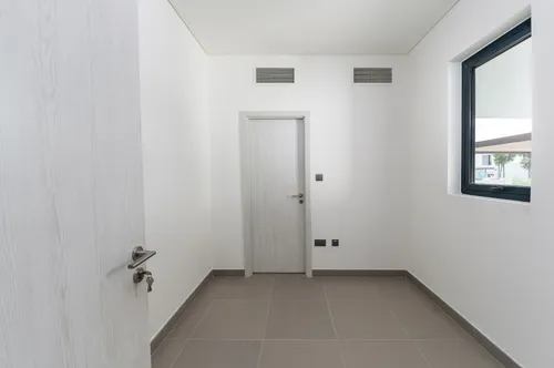 5 Bedrooms Villa in Noya Luma