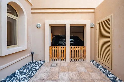 4 Bedrooms Villa in Gardenia