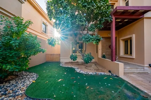 4 Bedrooms Villa in Gardenia