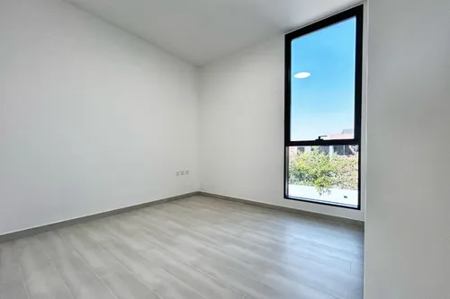 4 Bedrooms Villa in Robinia