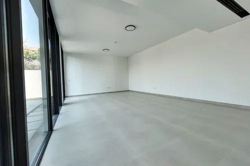 4 Bedrooms Villa in Robinia