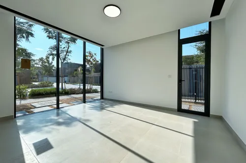4 Bedrooms Villa in Robinia
