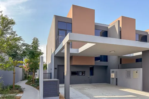 3 Bedrooms Townhouse in Azalea