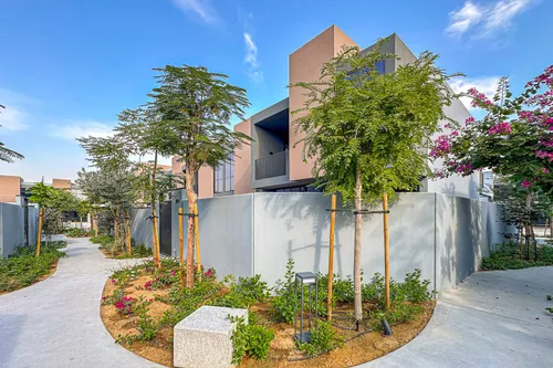 3 Bedrooms Townhouse in Azalea