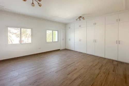 4 Bedrooms Villa in Al Manara