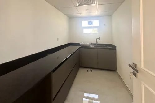 4 Bedrooms Villa in Al Manara