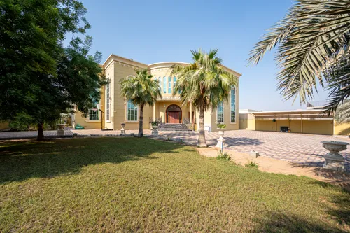5 Bedrooms Villa in Al Rahmaniya 1