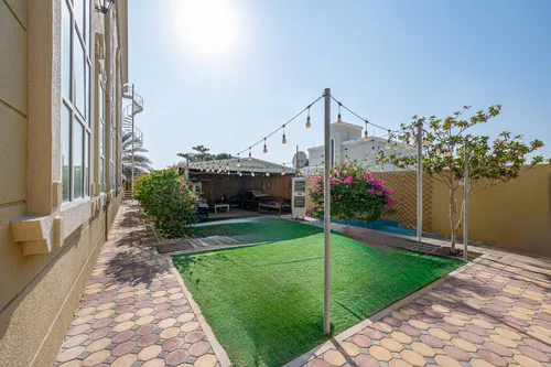 5 Bedrooms Villa in Al Rahmaniya 1