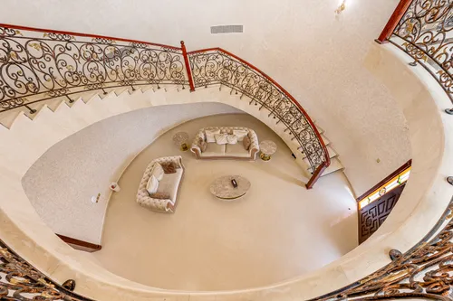 5 Bedrooms Villa in Al Rahmaniya 1